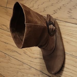 Flat slouch boots. Dr. Scholl's Size 7, omni brown.